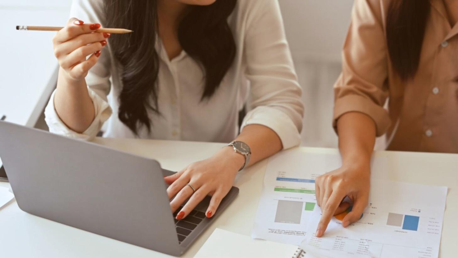 Робоче місце монтажера документальних фільмів